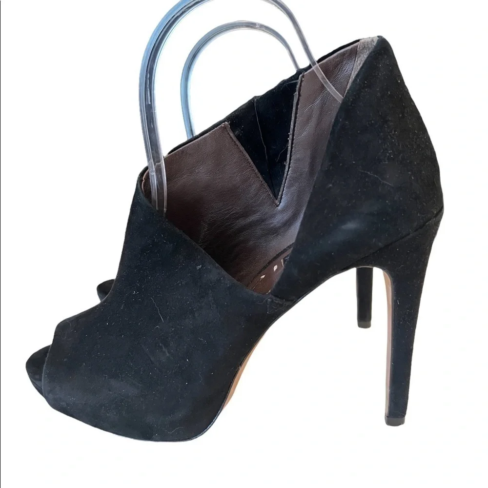 BCBGMAXAZRIA Darien Booties